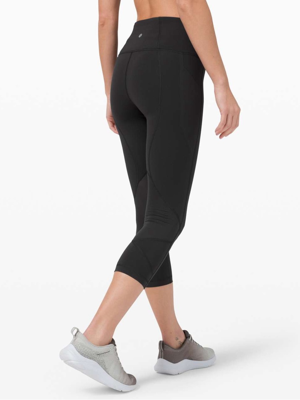 Lululemon Pace Rival High-Rise Crop 22"
Black Size 6